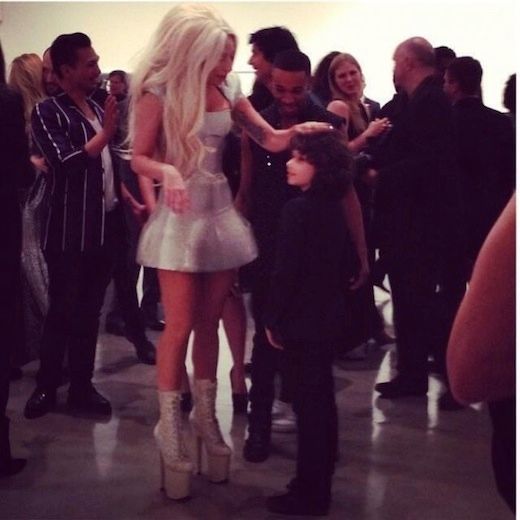 photo lady-gaga-artpop-dinner-photo-2_zps4cd675e3.jpg