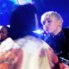 photo tumblr_n1fwtme2G11qhnjulo2_250_zpsccd156ca.gif