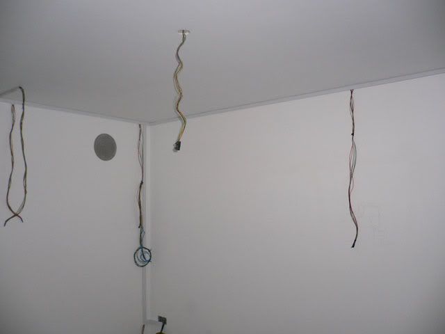 livingroom_wiring_3.jpg