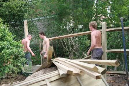 Fencebuilding2.jpg