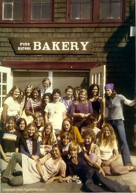Pine Street Bakery, Sausalito CA - A woman owned & operated specializing in giant chocolate chip cookies.