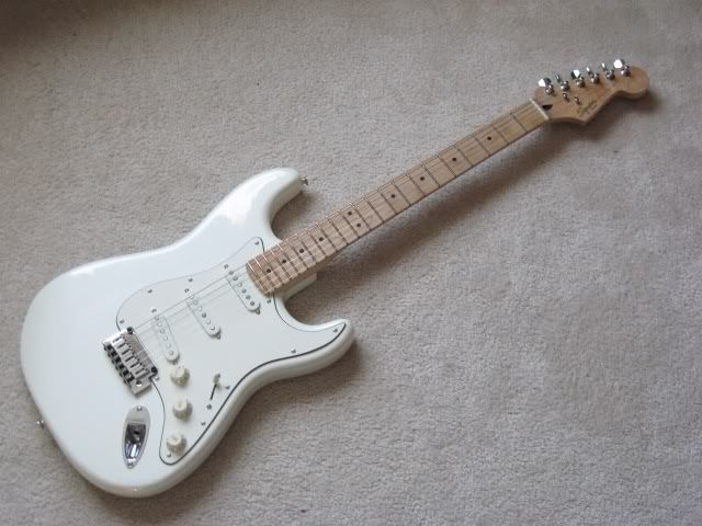 Squier Deluxe Hot Rails Strat OWT 山野楽器 最安値: 淡水魚