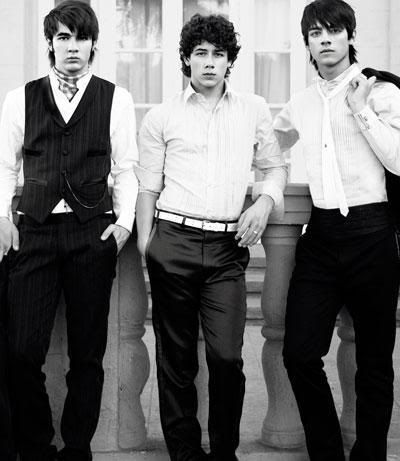 [Image: Jonas_Brothers.jpg]