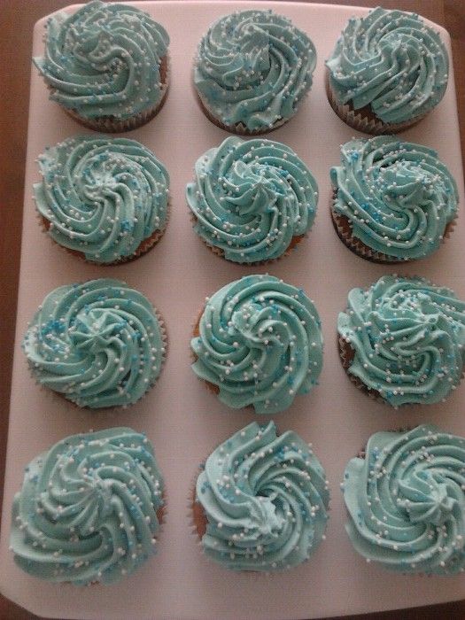 http://i305.photobucket.com/albums/nn224/marleen1970/Taarten%20en%20cupcakes/img1502200533.jpg