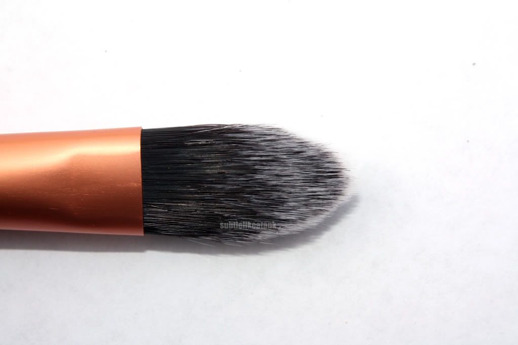 Real Techniques Pointed Foundation brush