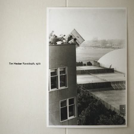 http://i305.photobucket.com/albums/nn230/swanassassin/tim-hecker-ravedeath-1972.jpg?t=1323719531