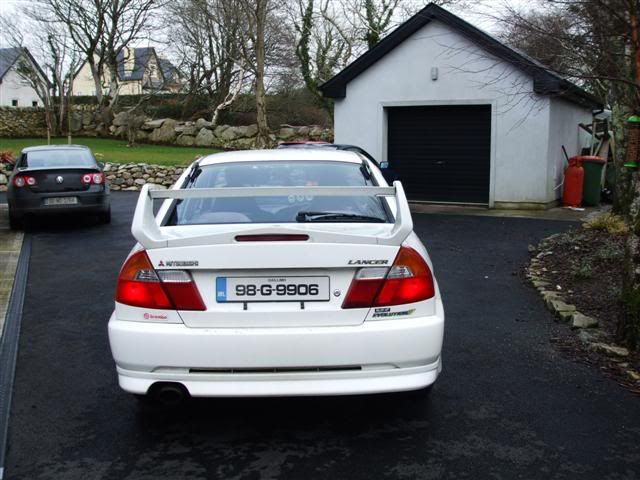 whitecar027Small.jpg