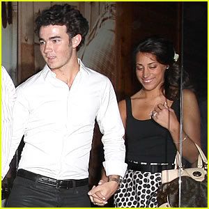 kevin-jonas-engagement-party-daniel.jpg image by mapibaptiste