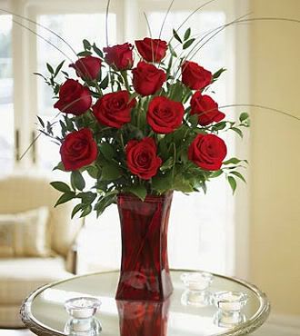 BloomingLove12RedRoses7500.jpg